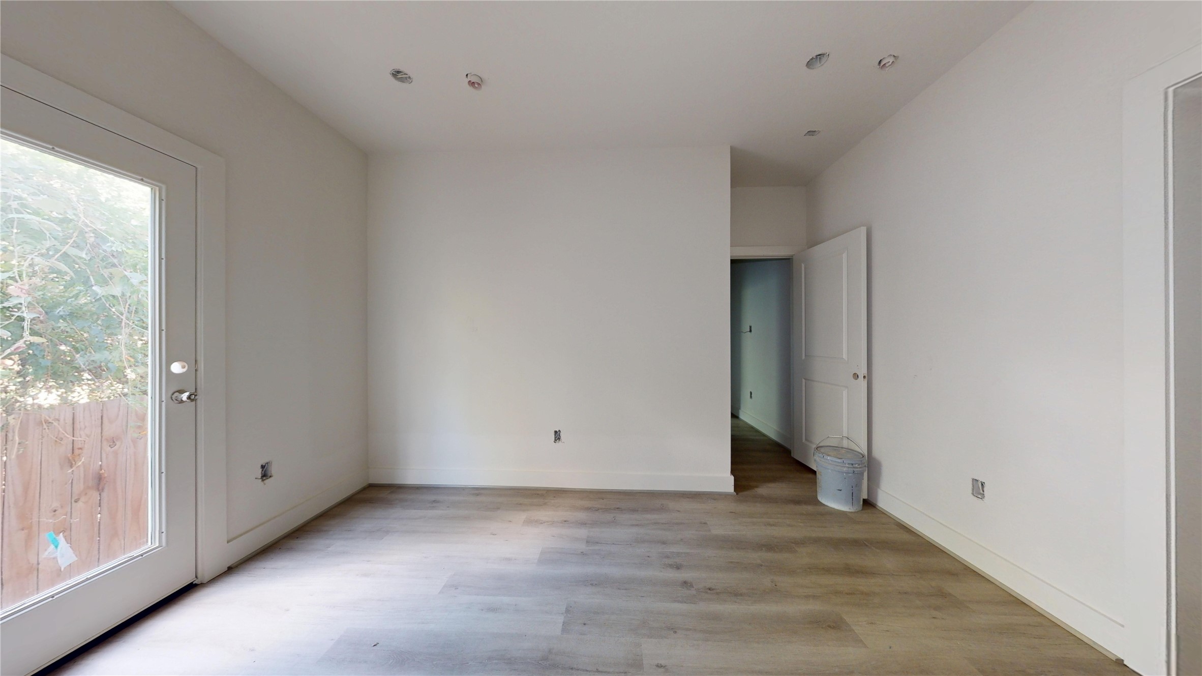 2033 Oak Forest Drive Property Photo 9