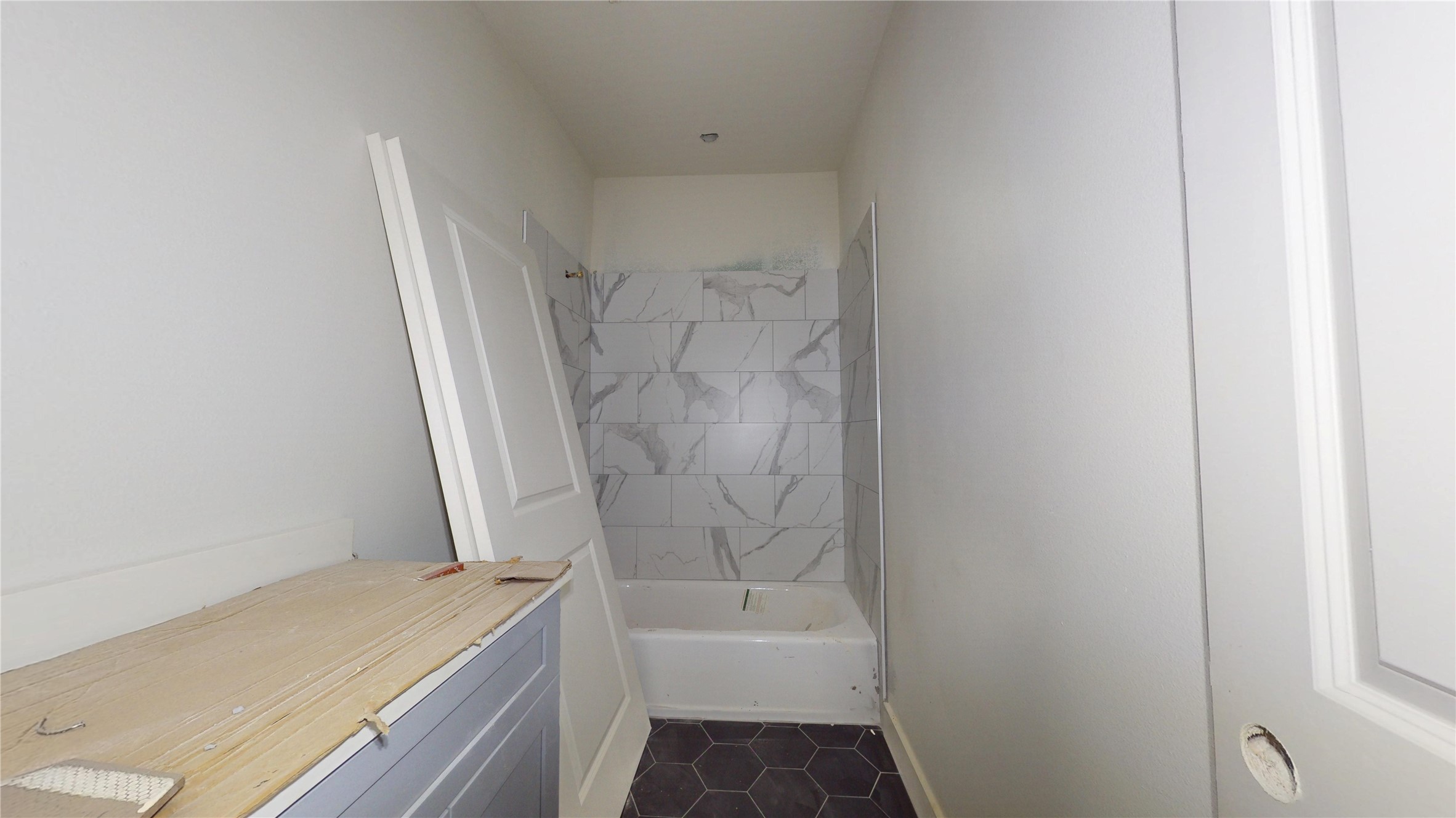 2033 Oak Forest Drive Property Photo 11