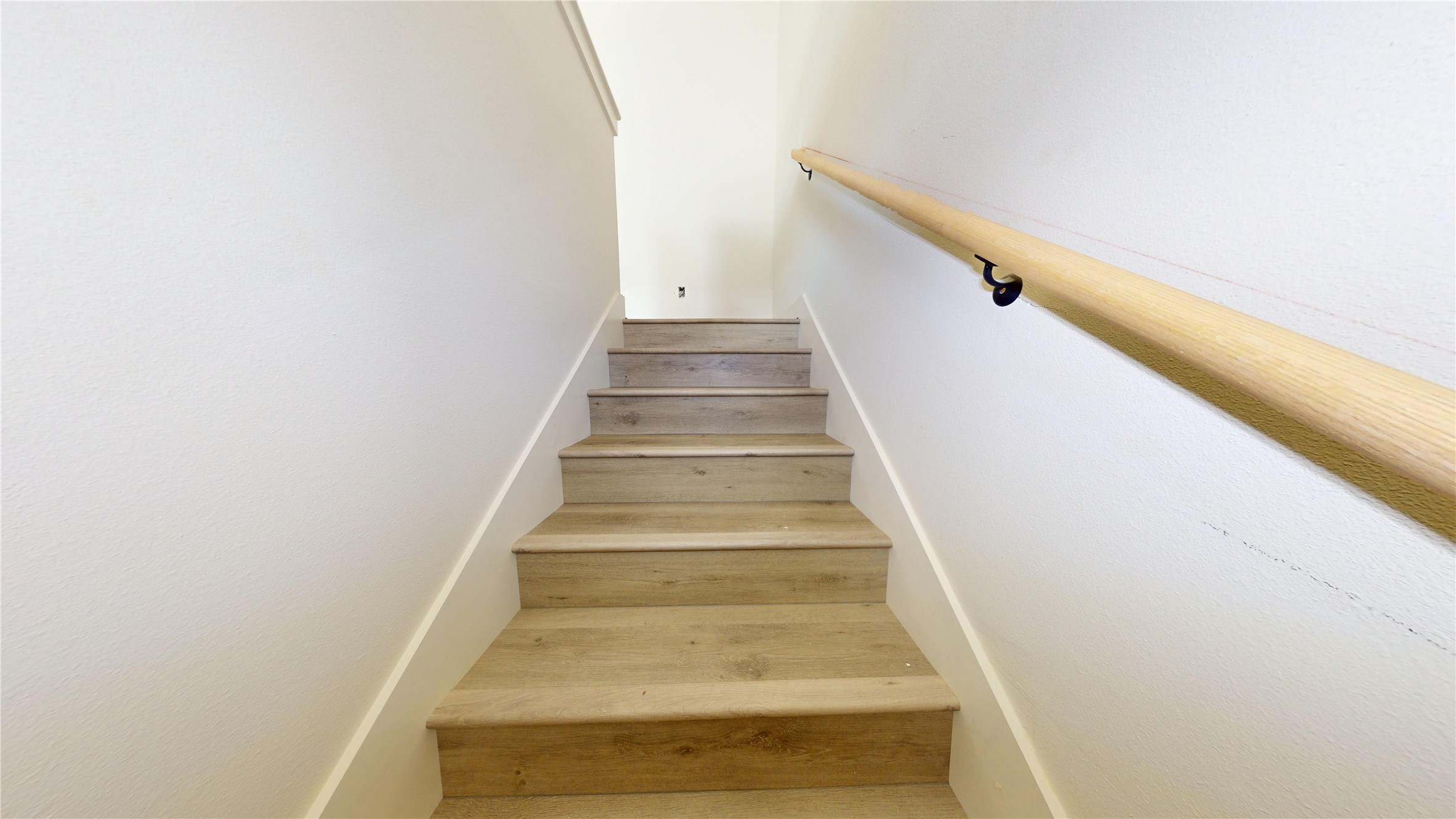 2033 Oak Forest Drive Property Photo 17