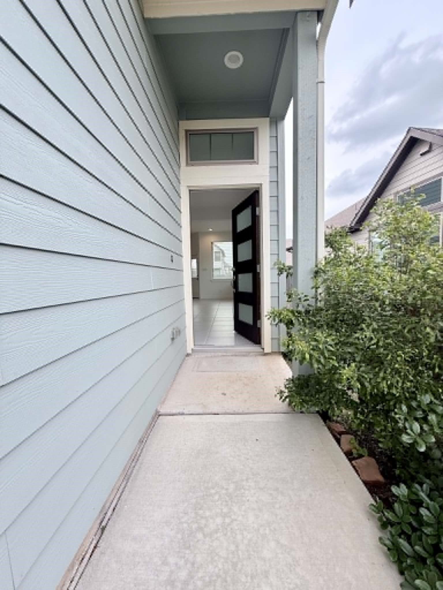 1539 Crystal Stream Drive Property Photo 6