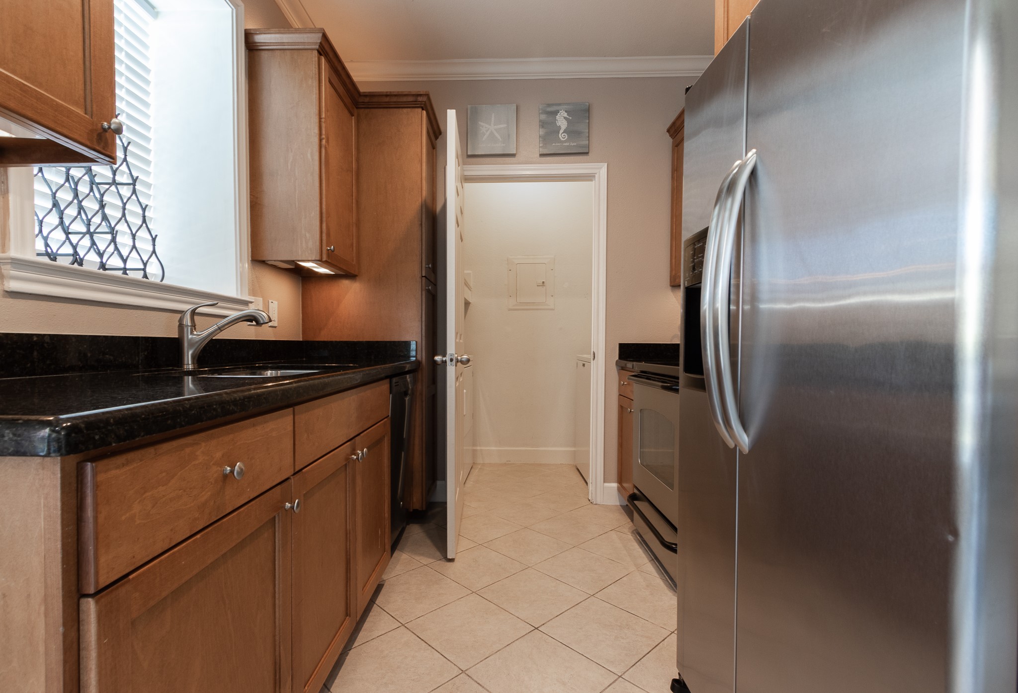 7000 Seawall Boulevard 813 Property Photo 8