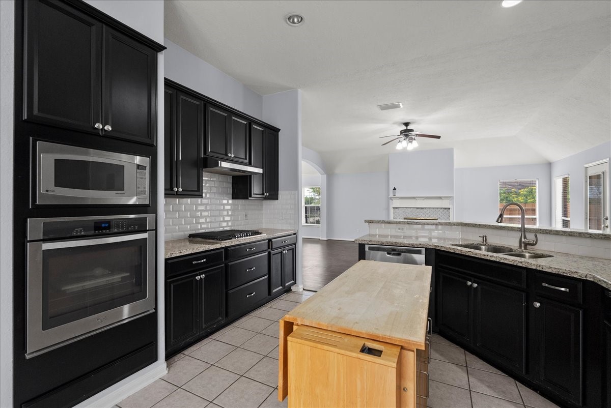 4019 Applerock Drive Property Photo 11