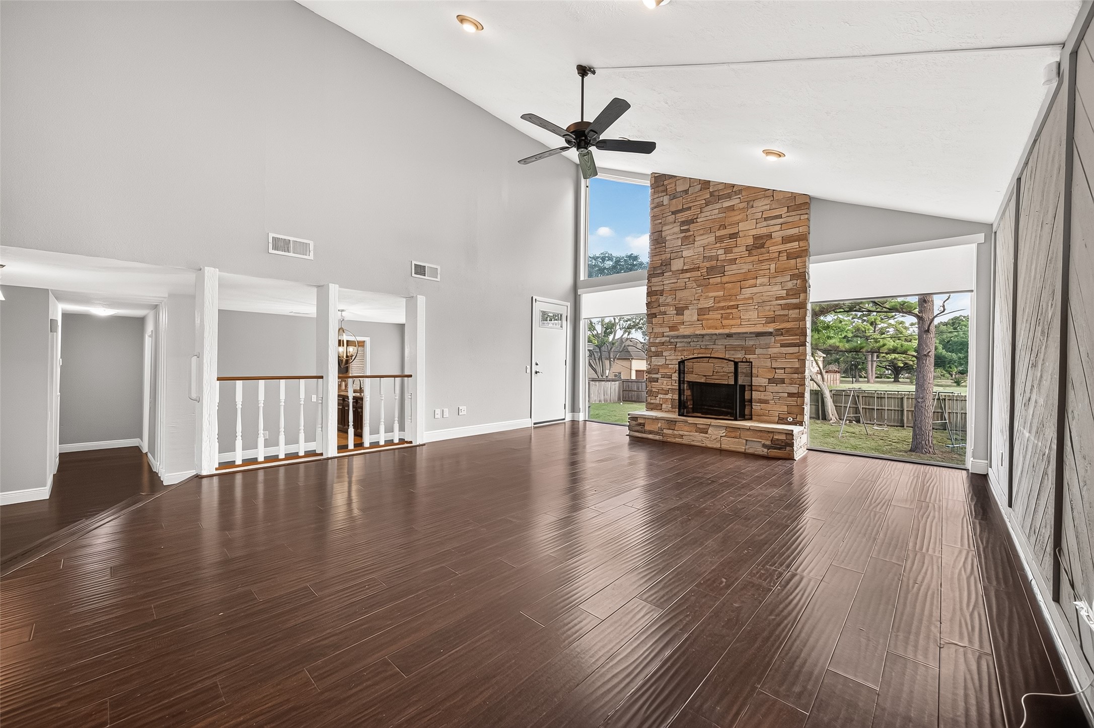 15902 Jersey Drive Property Photo 10