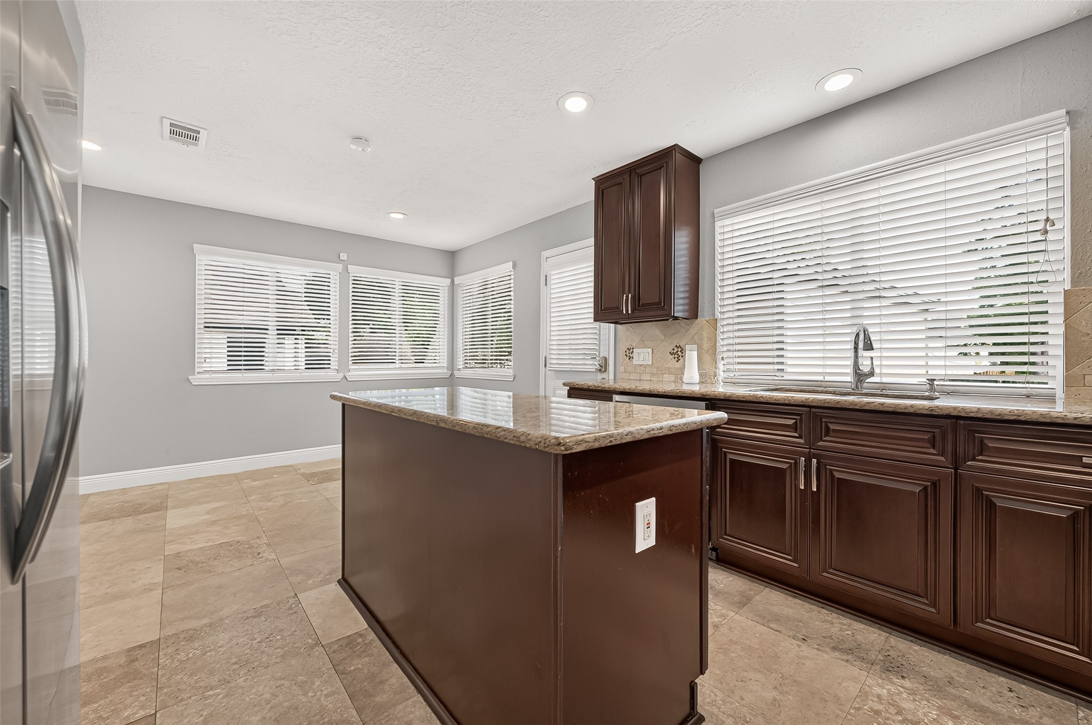 15902 Jersey Drive Property Photo 18