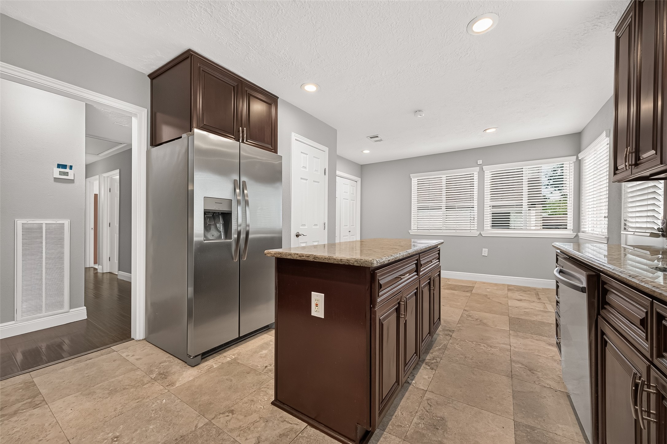 15902 Jersey Drive Property Photo 20