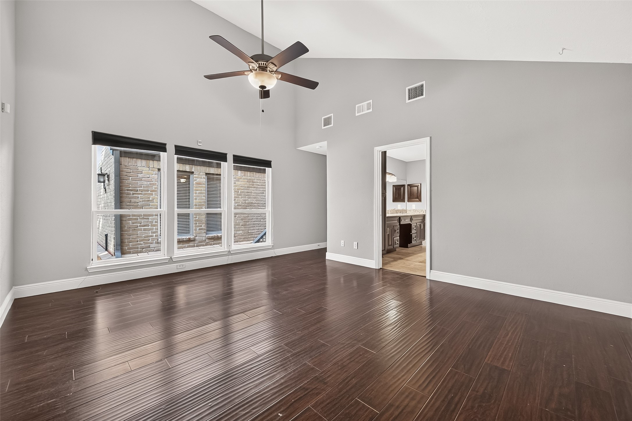 15902 Jersey Drive Property Photo 27