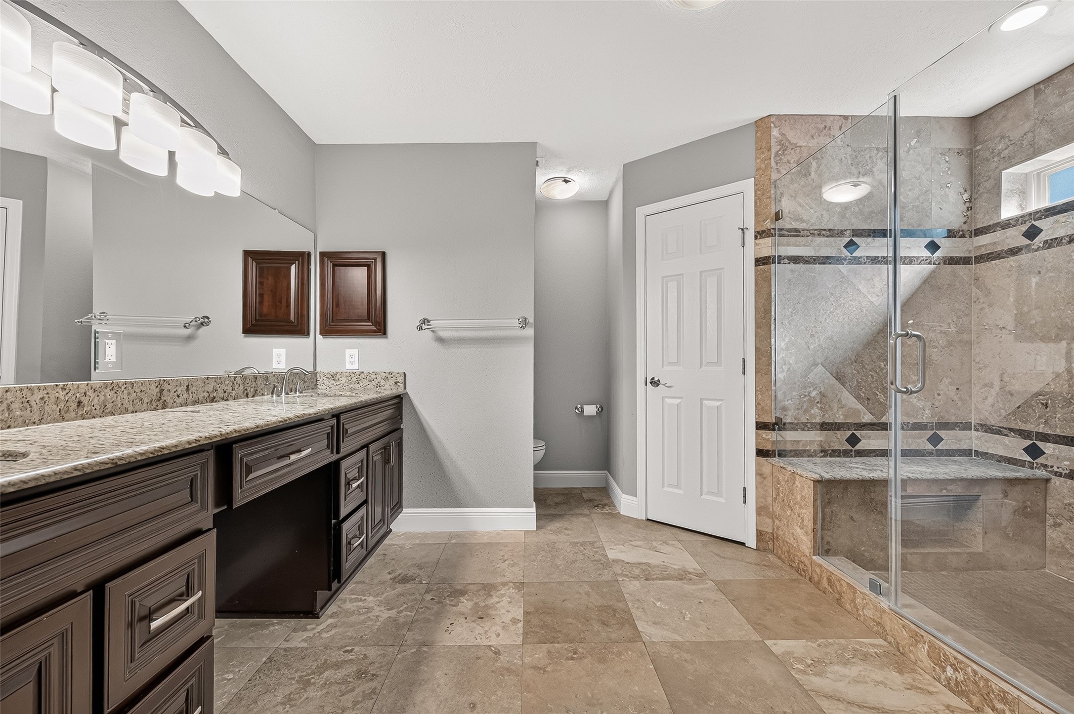 15902 Jersey Drive Property Photo 28