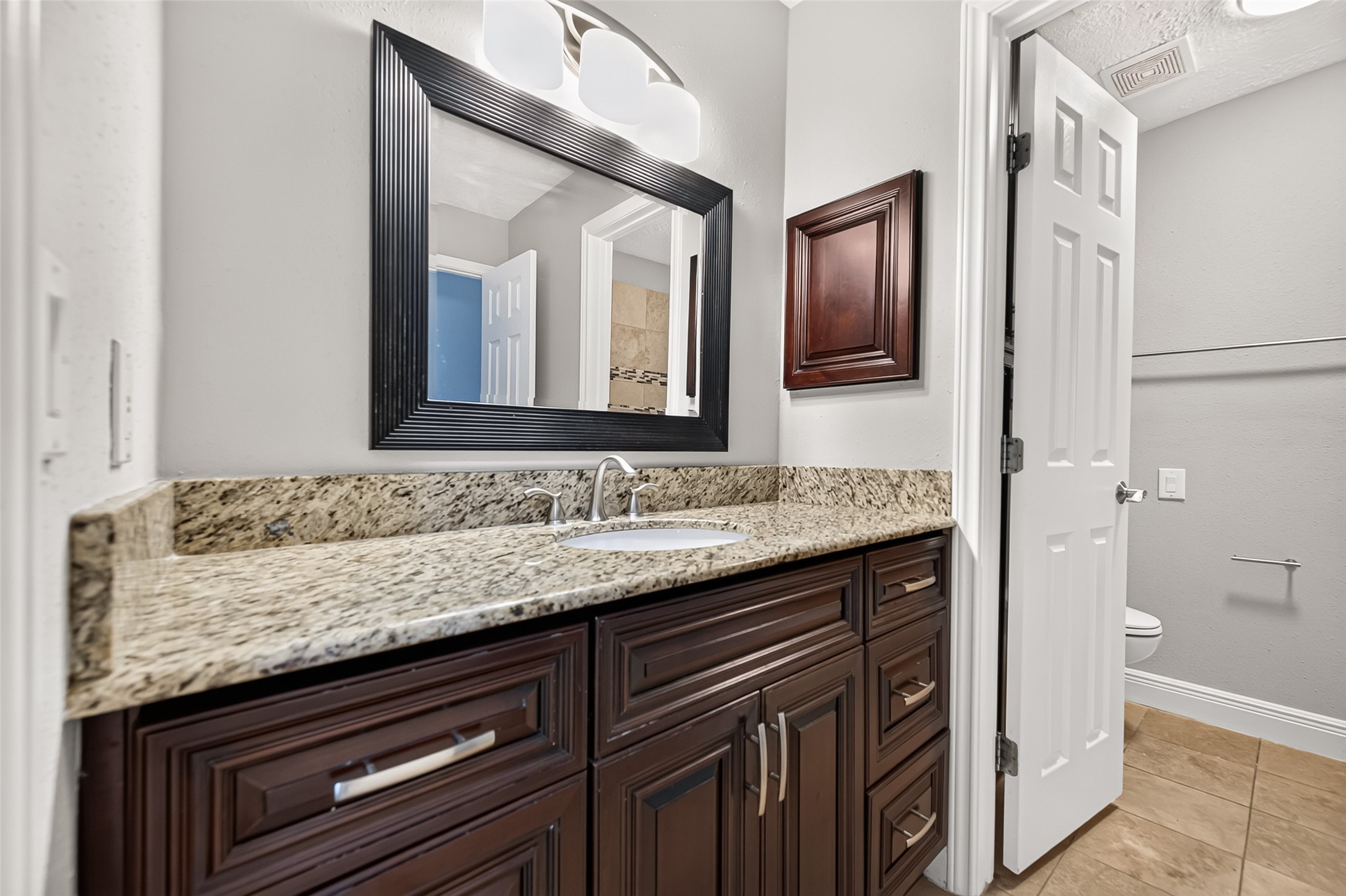 15902 Jersey Drive Property Photo 35