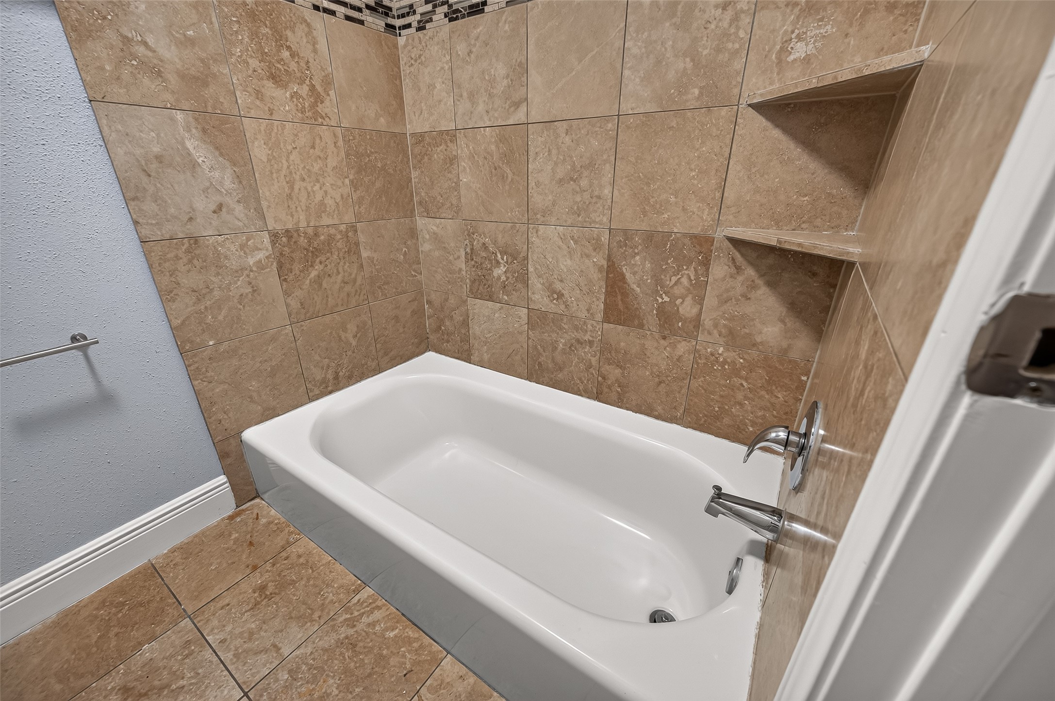 15902 Jersey Drive Property Photo 36