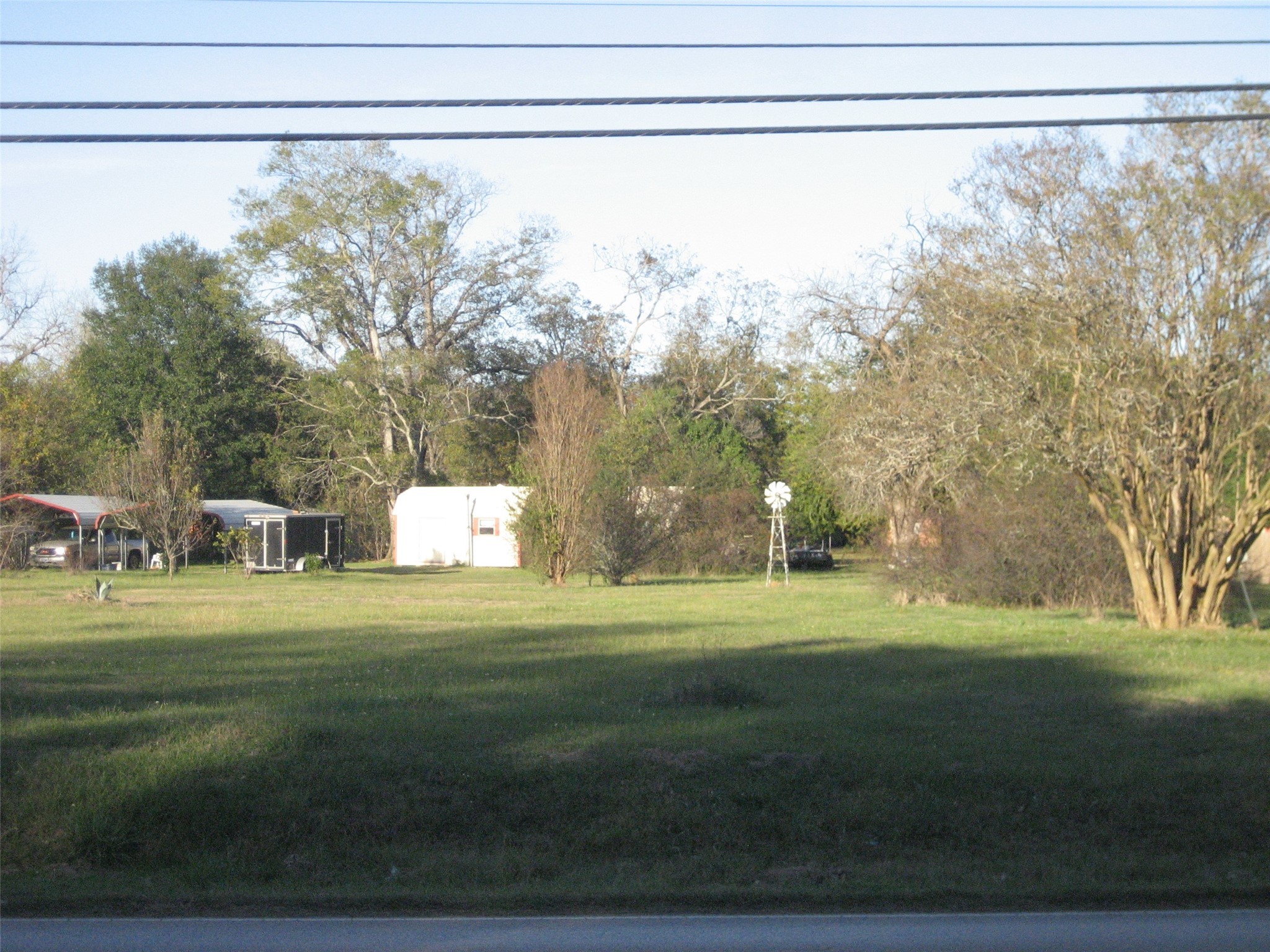 1216 E Goliad Avenue Property Photo 4