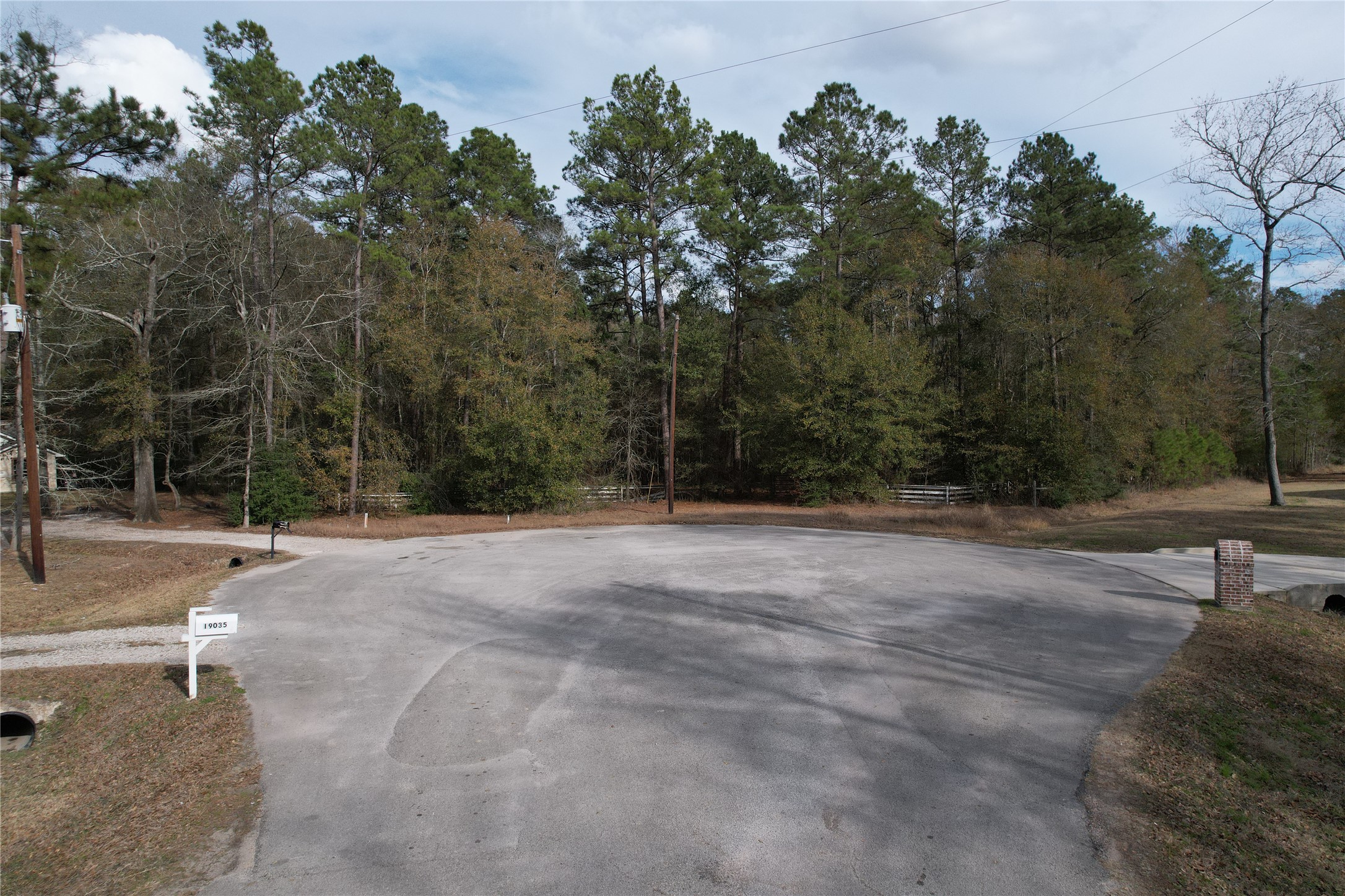 19043 Miranda Drive Property Photo 9