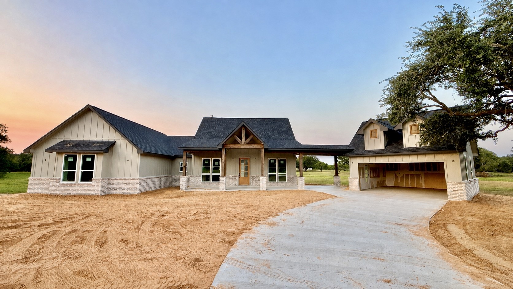 13 Center Tree Drive Property Photo 1
