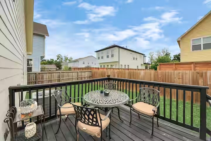 3308 Castor Street Property Photo 43
