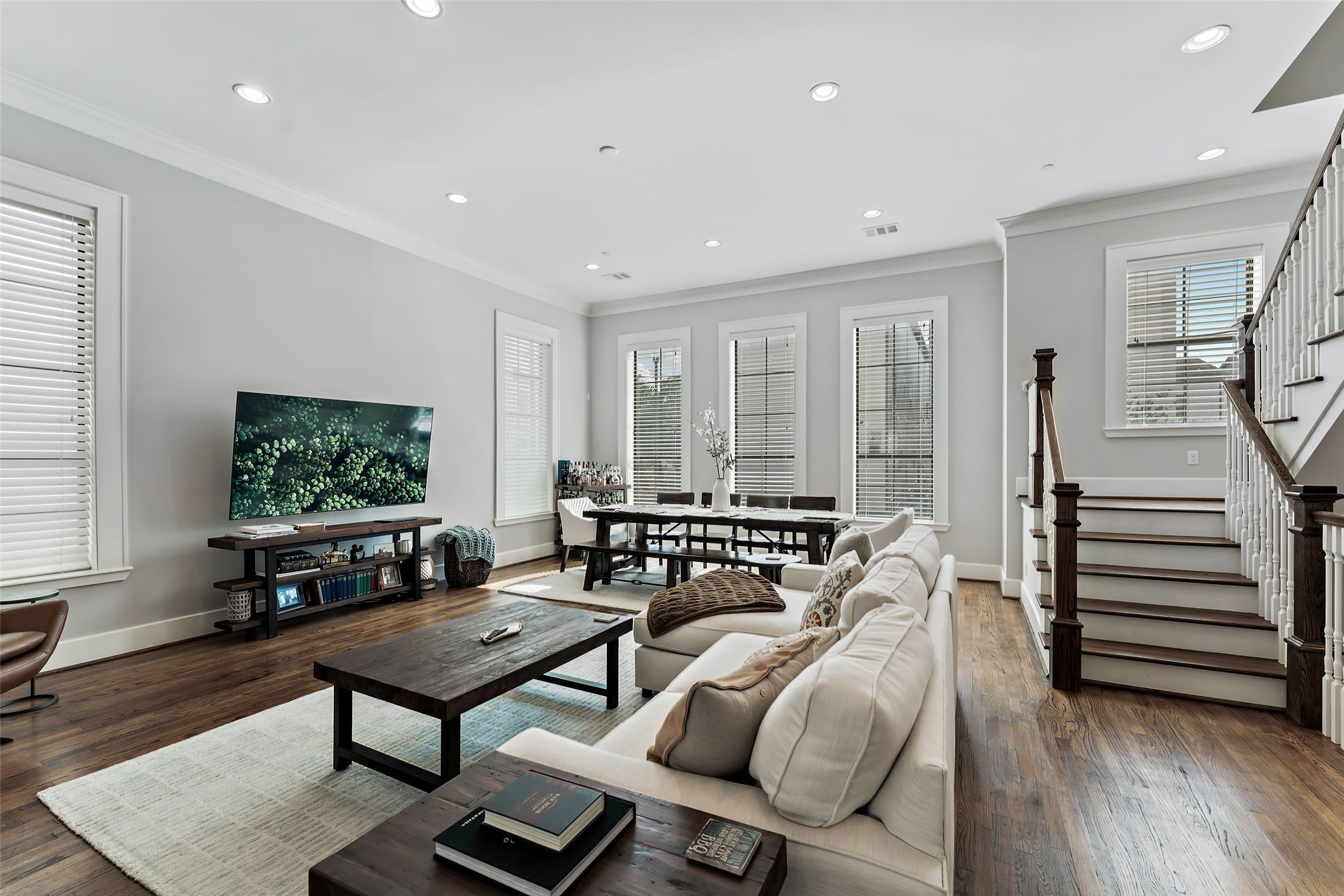 1504 Knox Street Property Photo 4