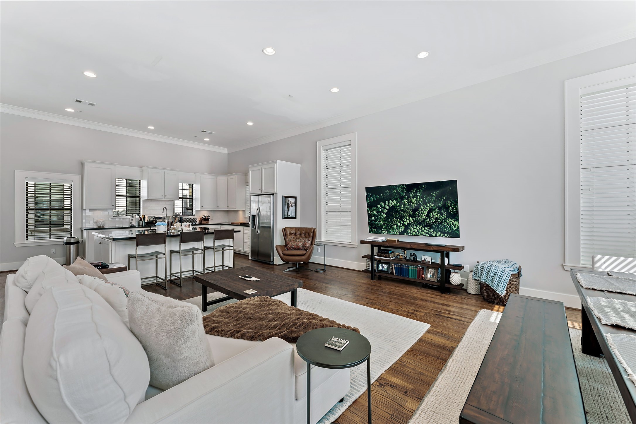 1504 Knox Street Property Photo 5