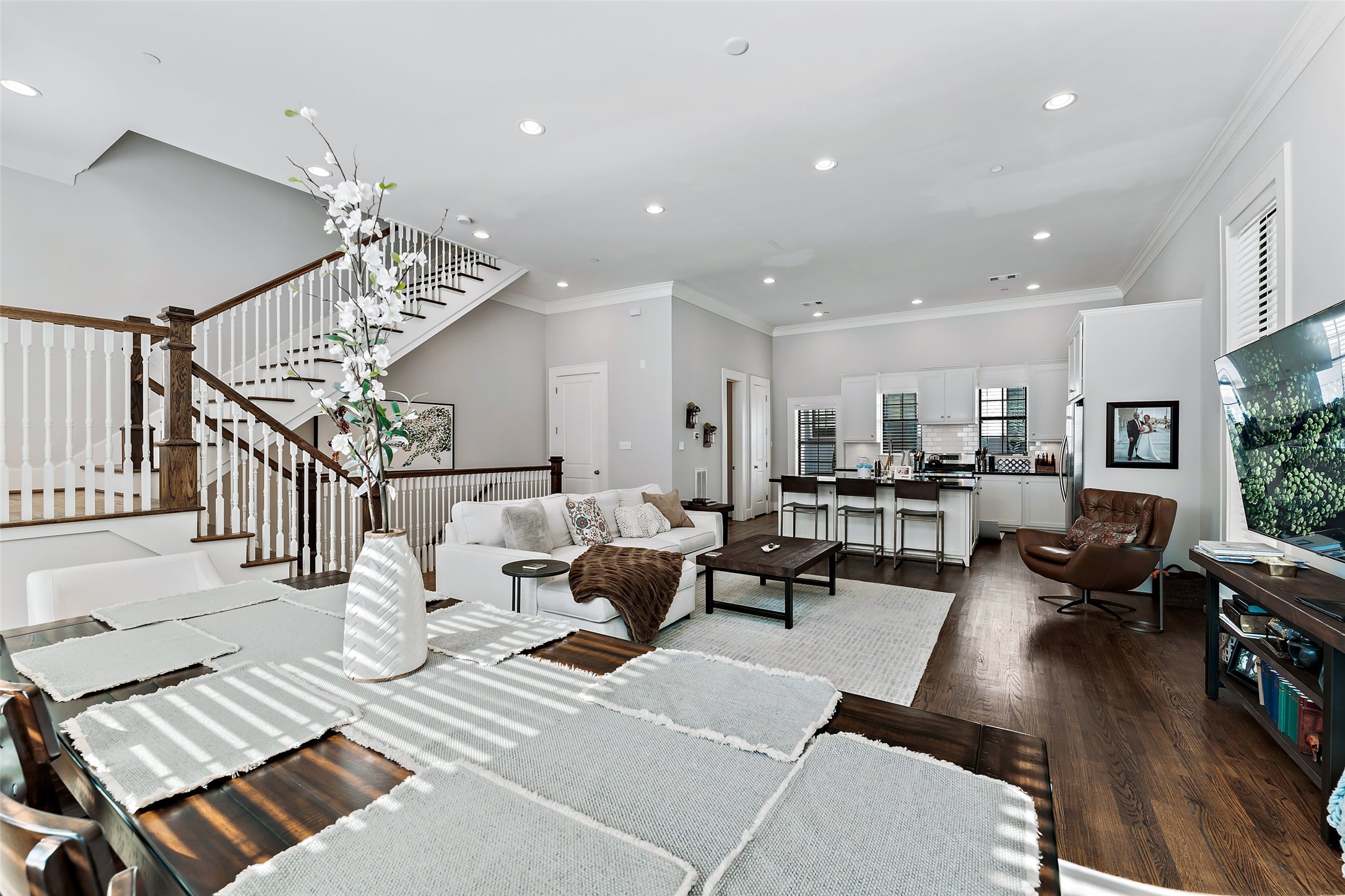 1504 Knox Street Property Photo 6