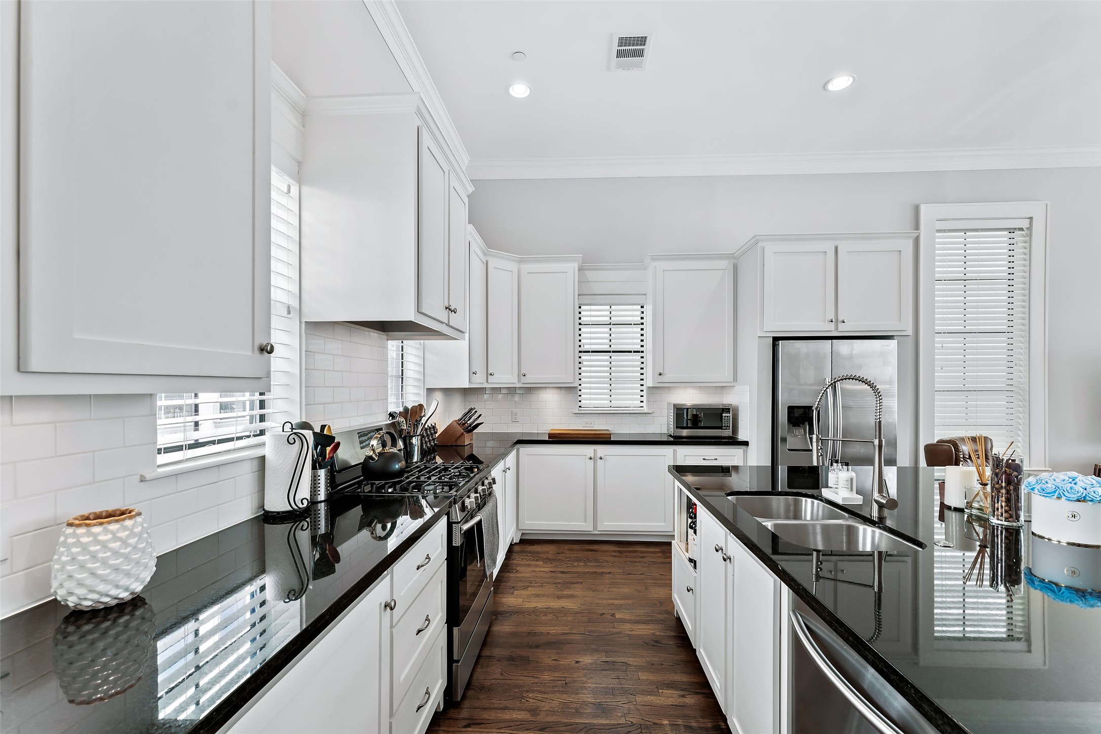 1504 Knox Street Property Photo 10