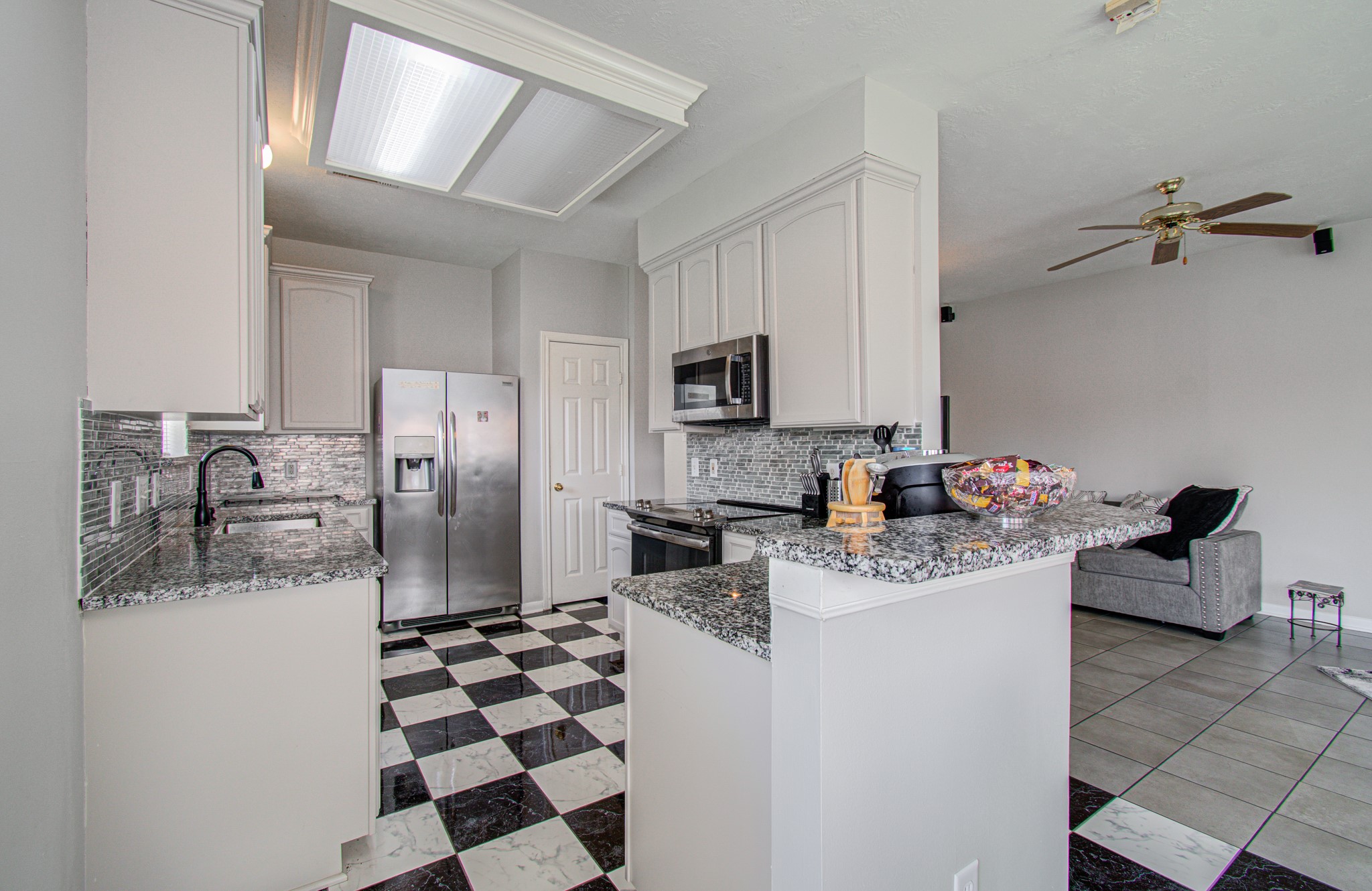 3043 W Hampton Drive Property Photo 15