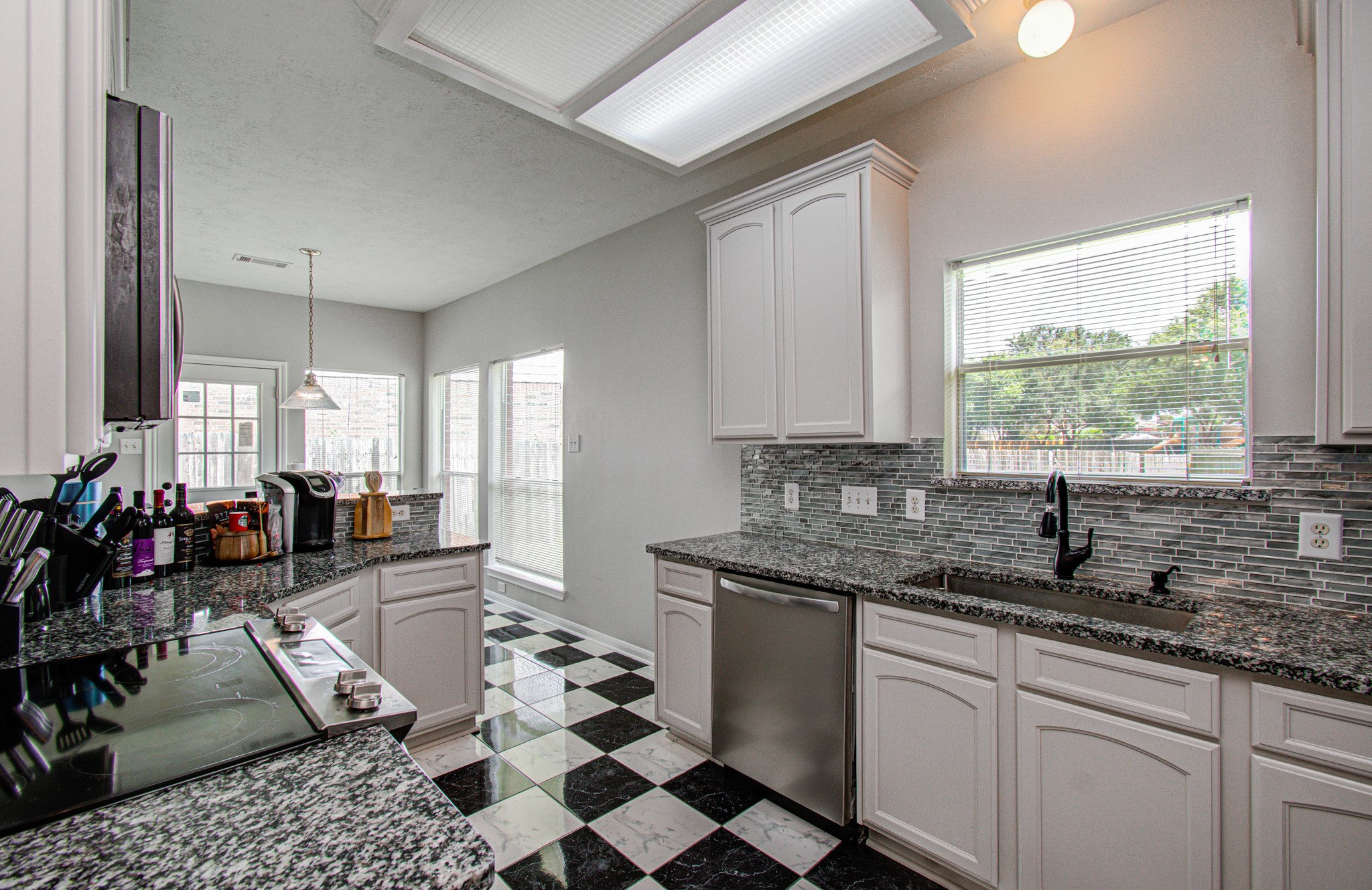 3043 W Hampton Drive Property Photo 18