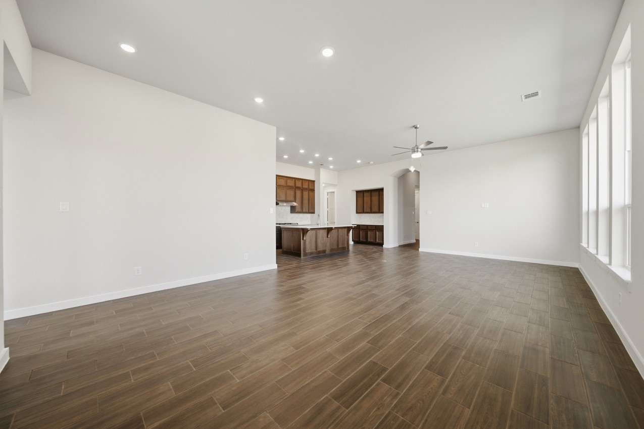 22243 Lower Hudson Drive Property Photo 8