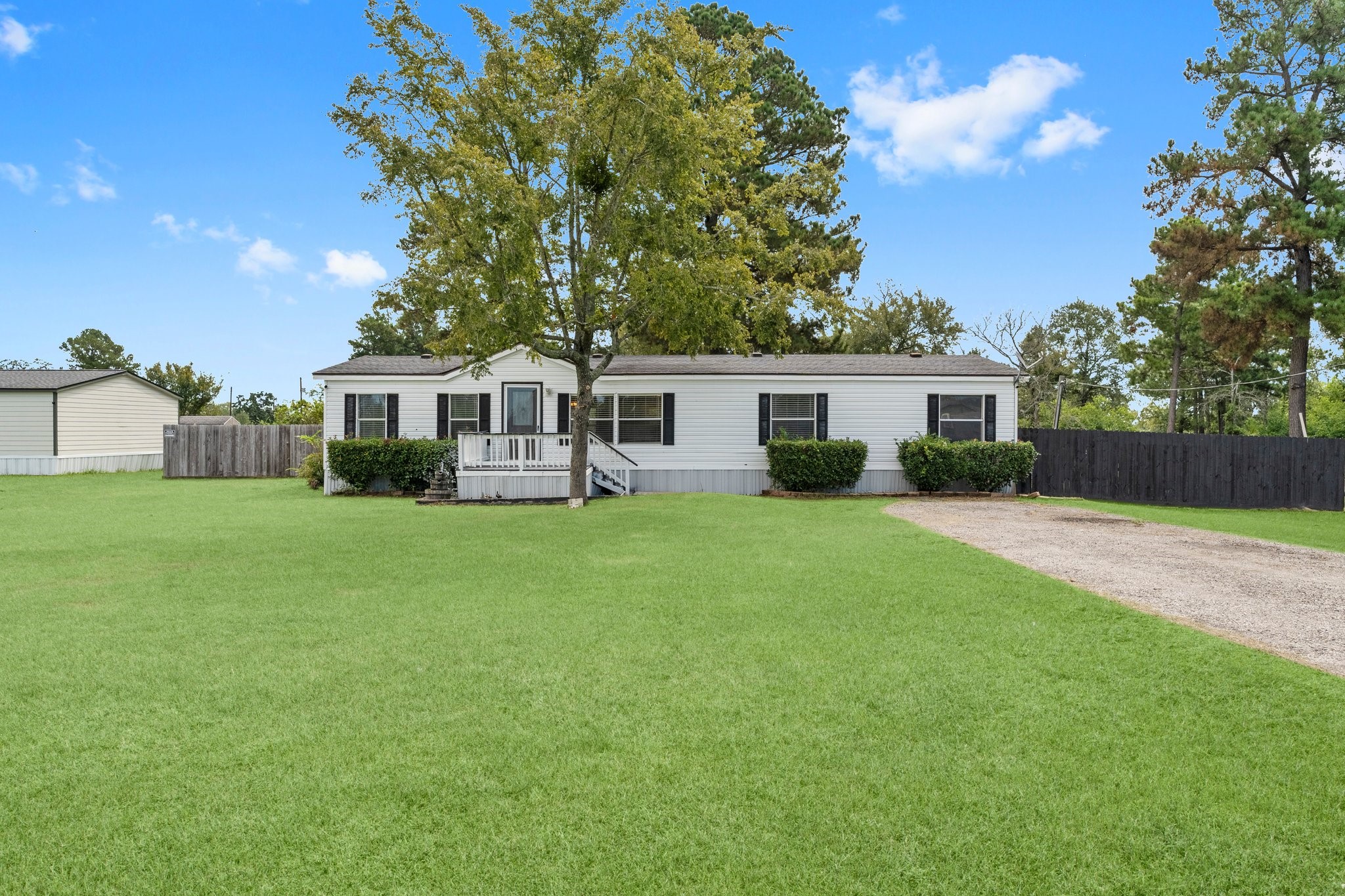10 Cogans Grove Property Photo 2