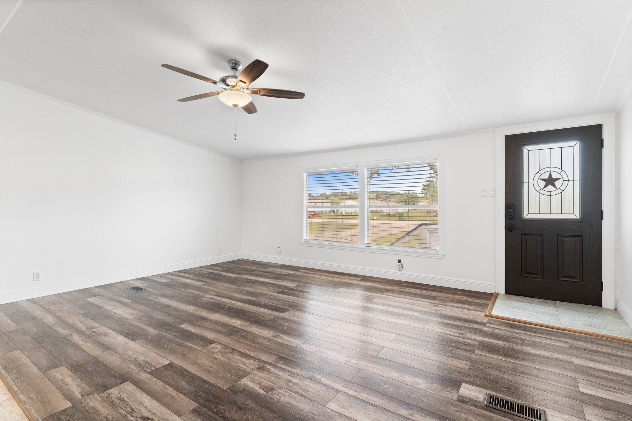 10 Cogans Grove Property Photo 4