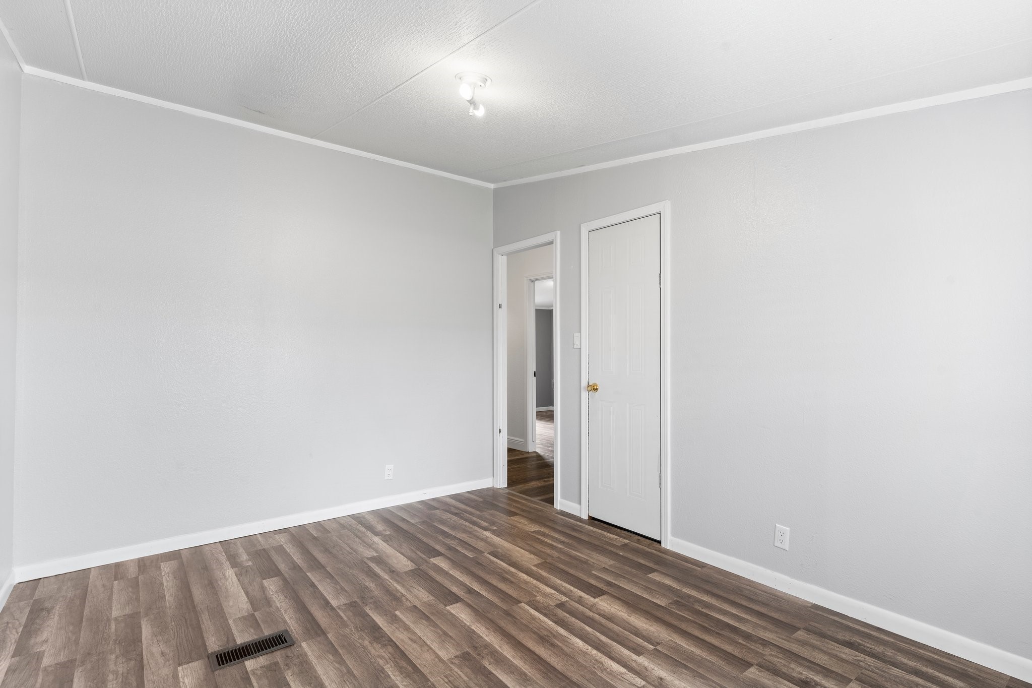 10 Cogans Grove Property Photo 20