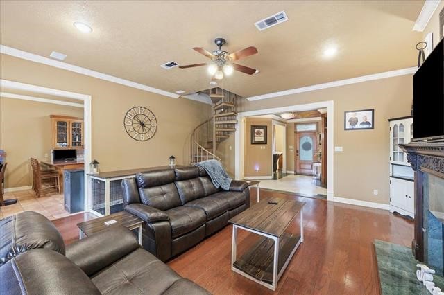 108 Wade Property Photo 8