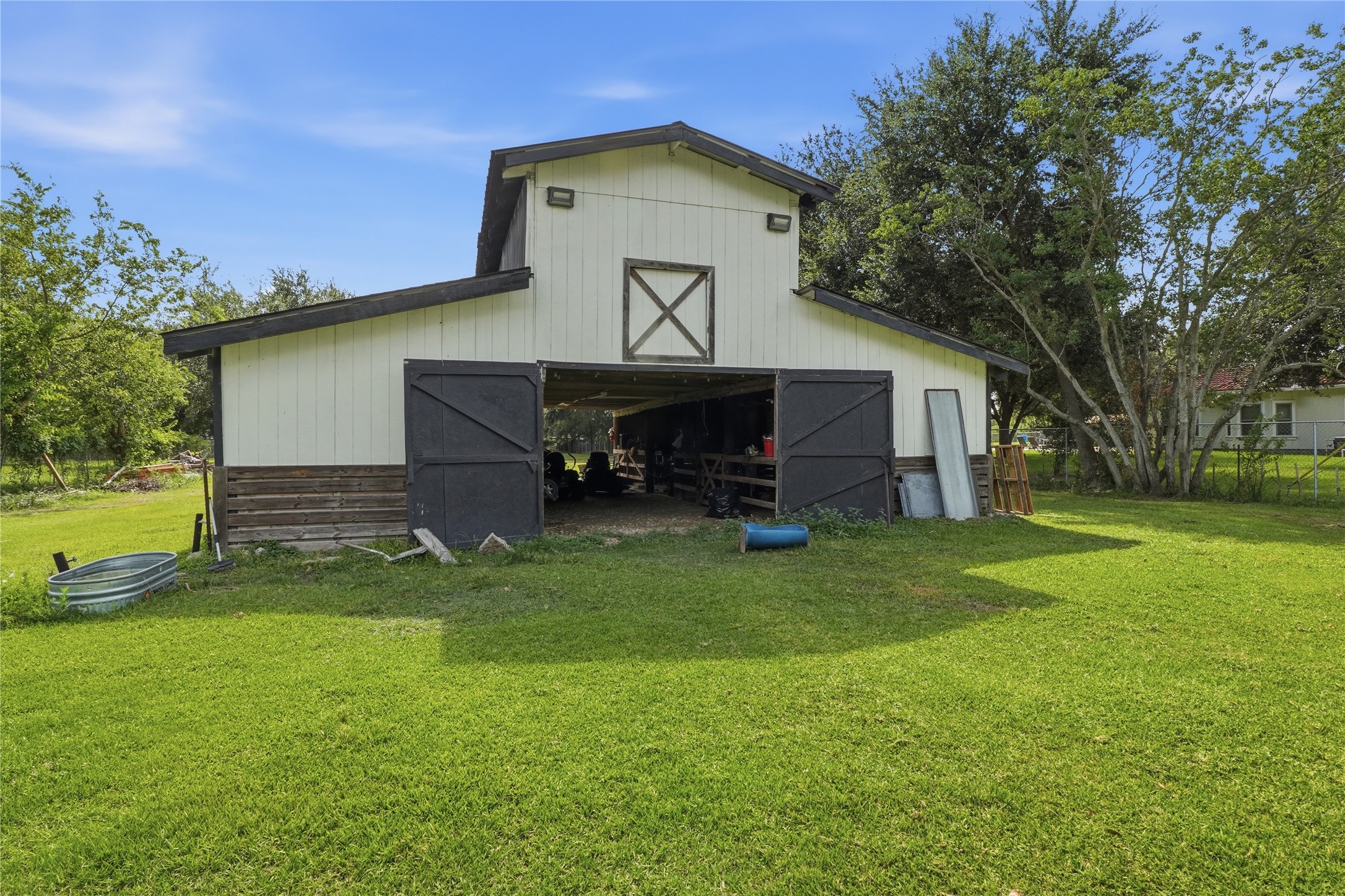 3305 Luella Avenue Property Photo 3