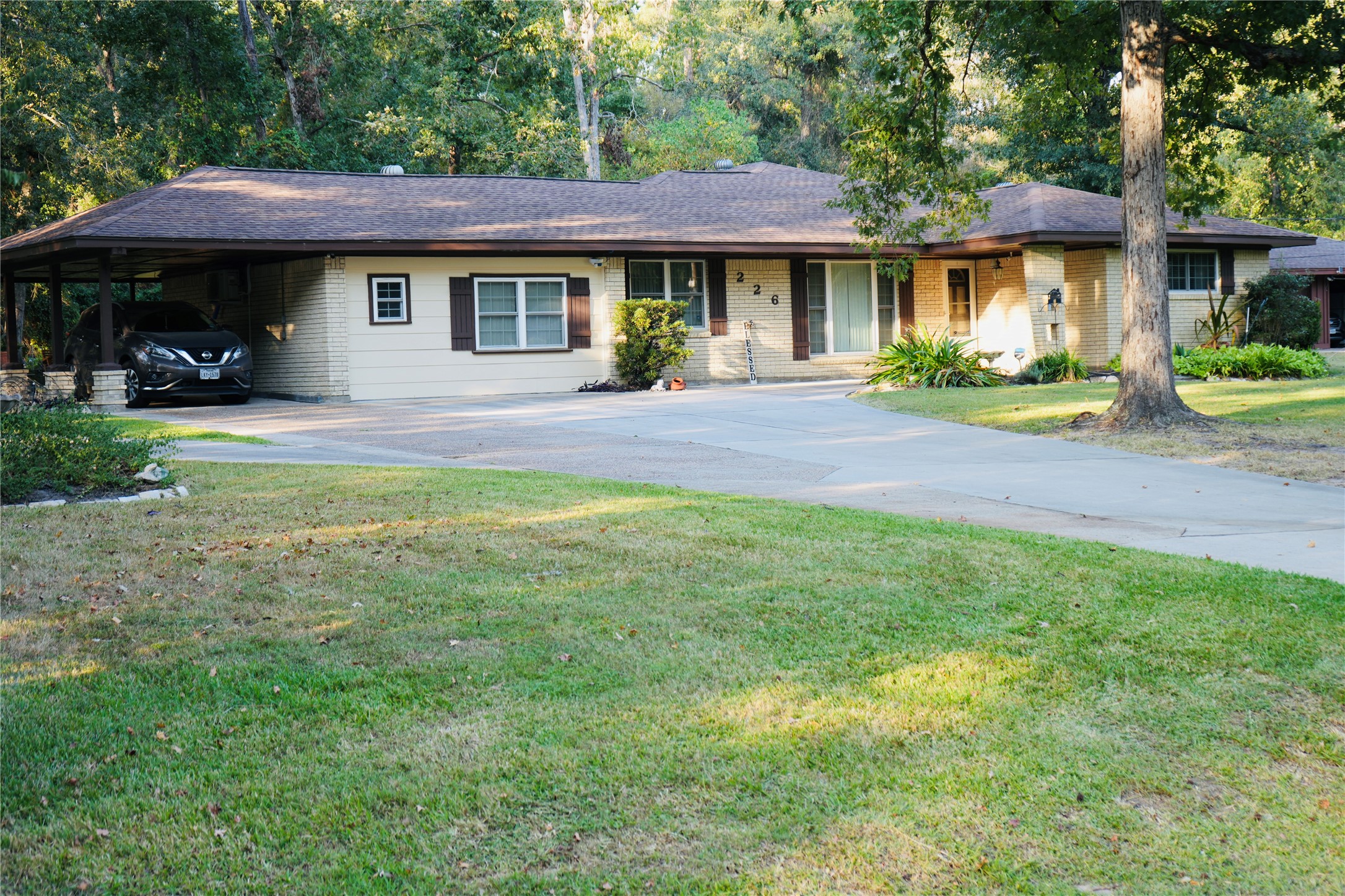 226 Sunset Boulevard Property Photo 1