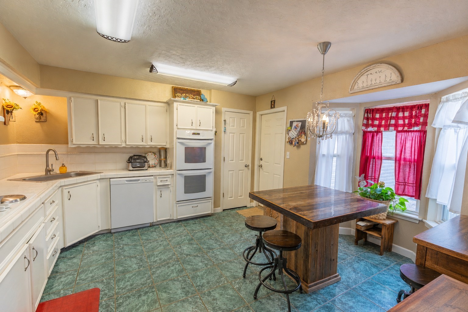 116 Briarwood Lane Property Photo 3