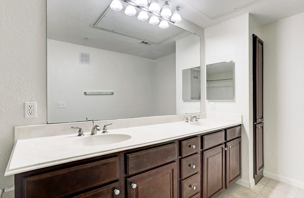 7575 Kirby Drive 2304 Property Photo 10