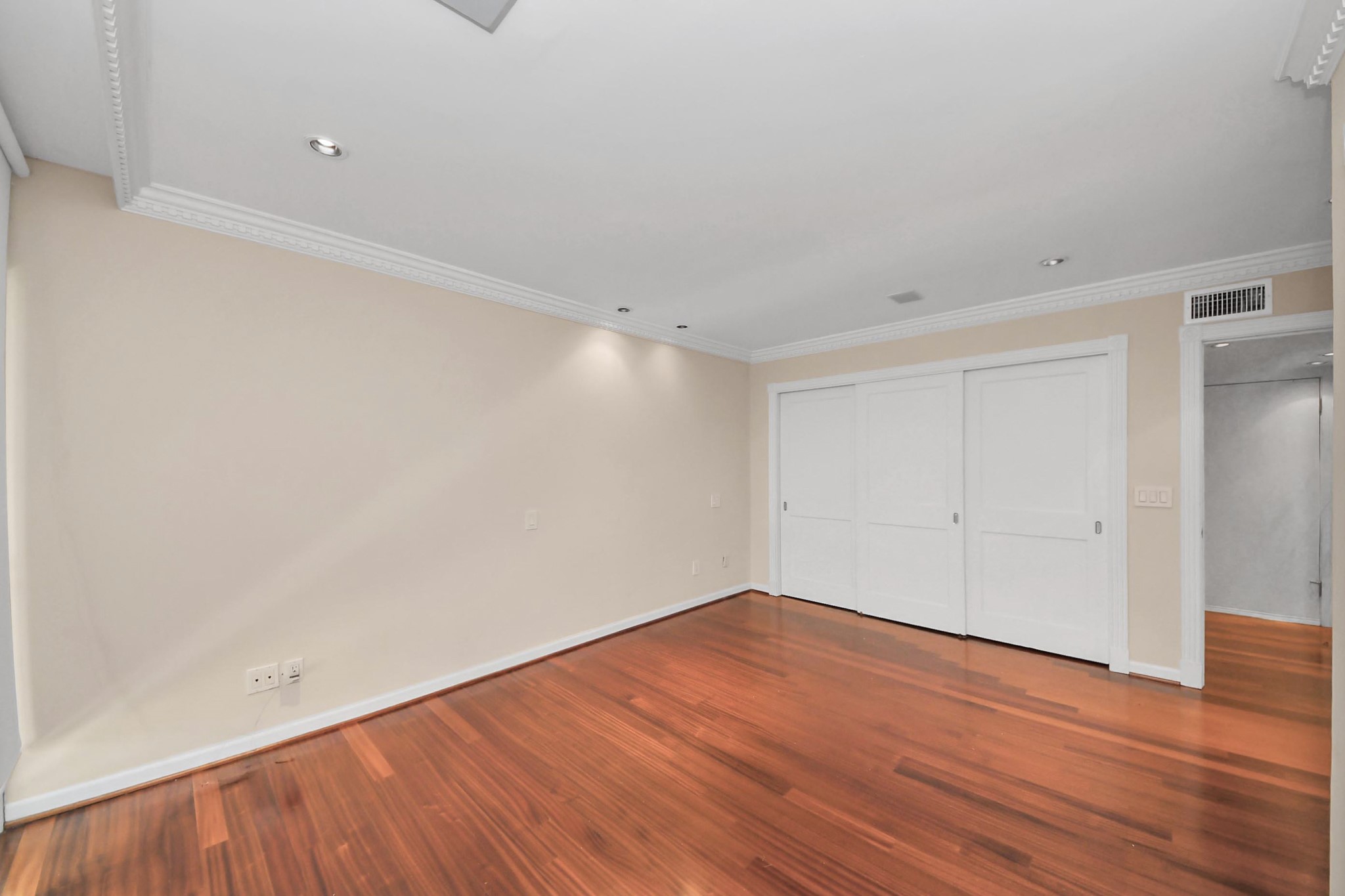 5050 Ambassador Way 306 Property Photo 26