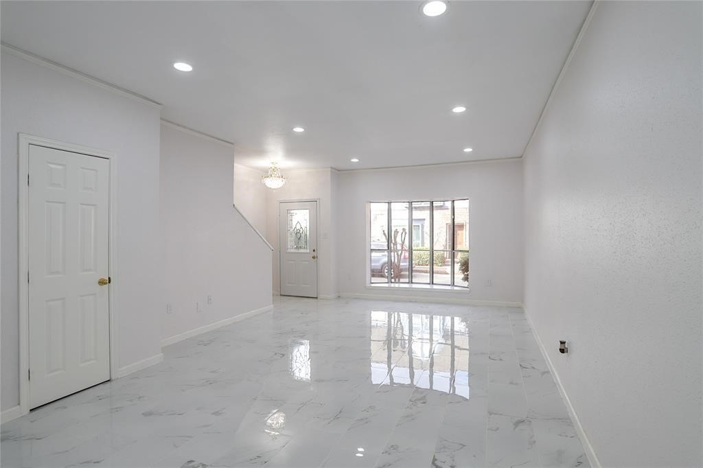 840 Threadneedle Street 181 Property Photo 5