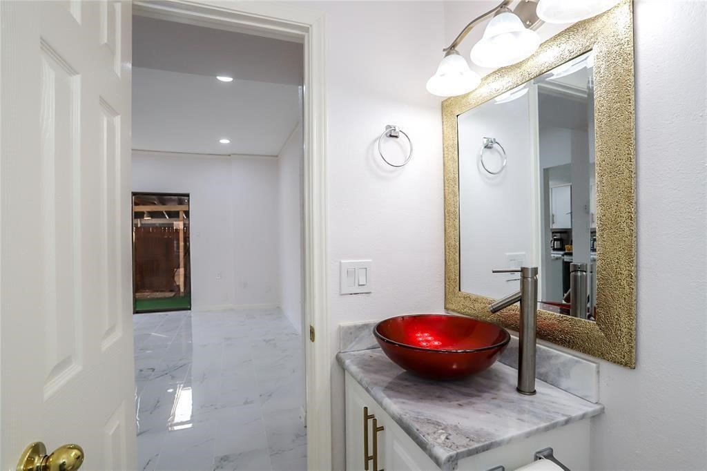 840 Threadneedle Street 181 Property Photo 8