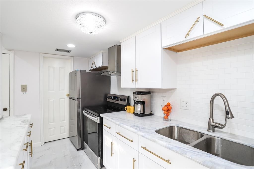 840 Threadneedle Street 181 Property Photo 11