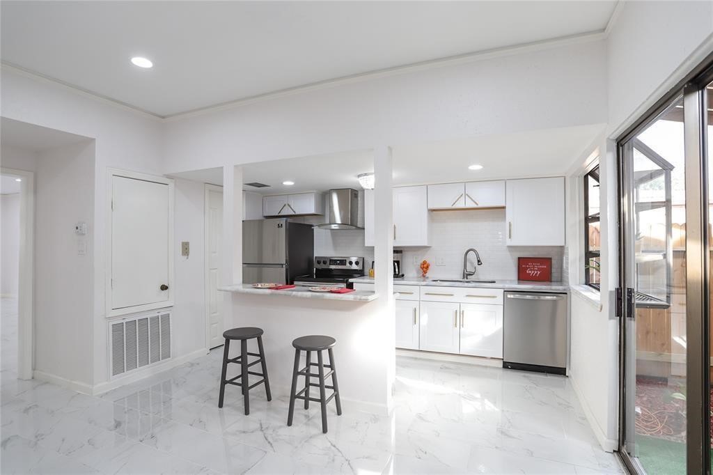 840 Threadneedle Street 181 Property Photo 13