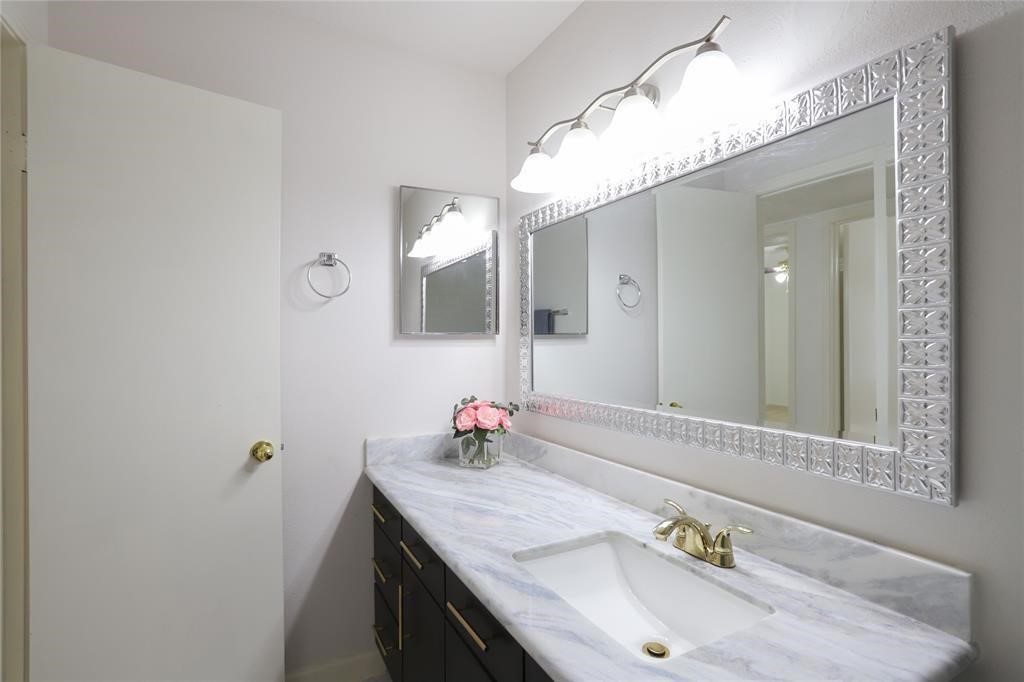 840 Threadneedle Street 181 Property Photo 24