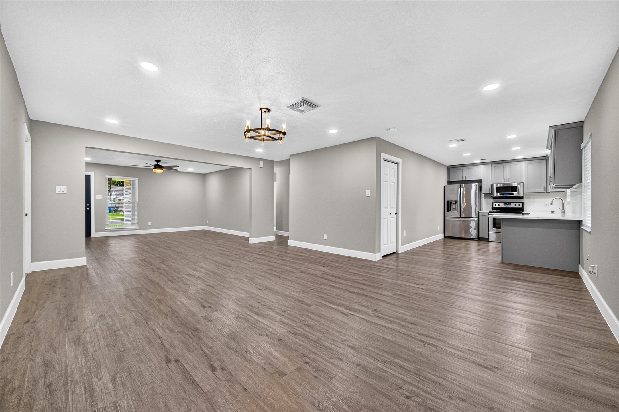 411 Cole Street Property Photo 6