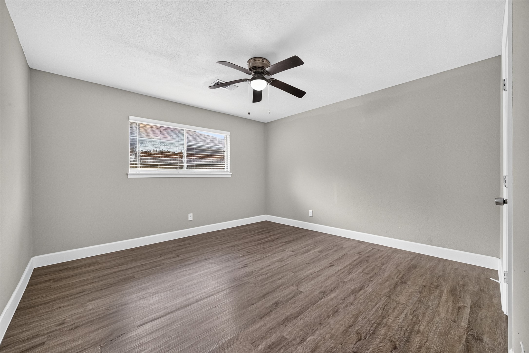411 Cole Street Property Photo 10