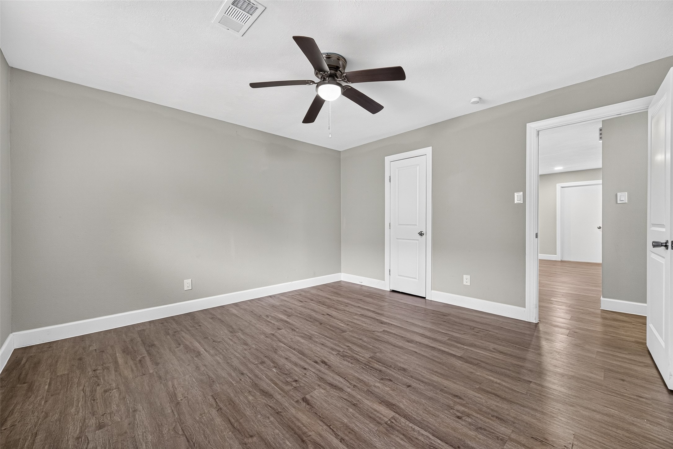 411 Cole Street Property Photo 11
