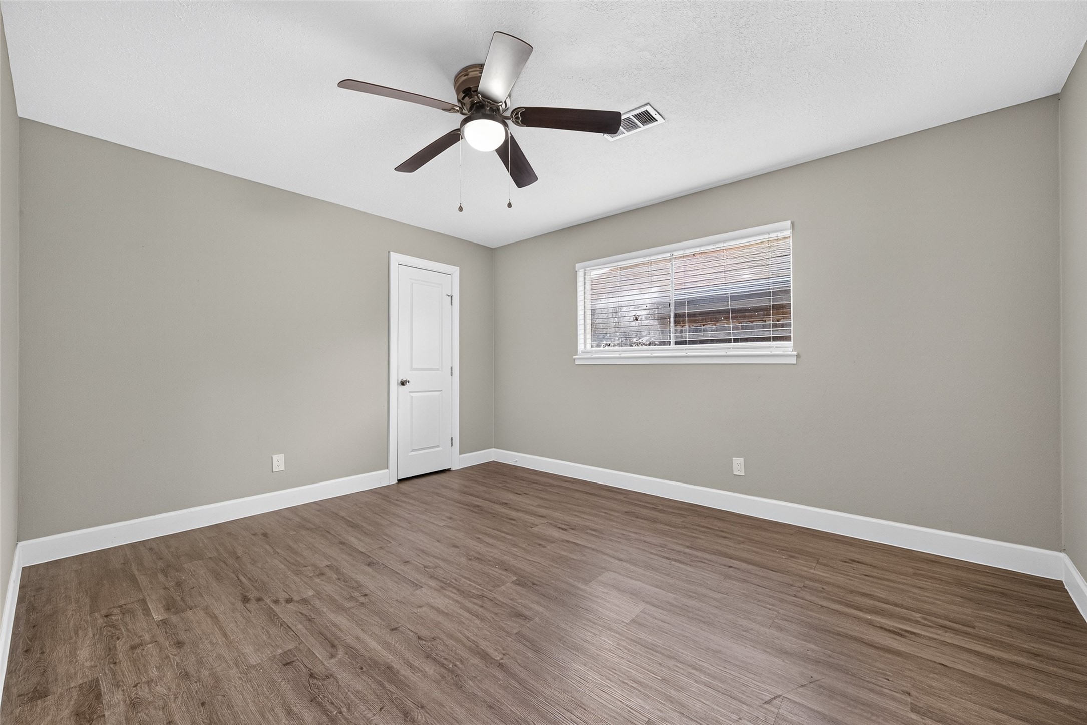 411 Cole Street Property Photo 13