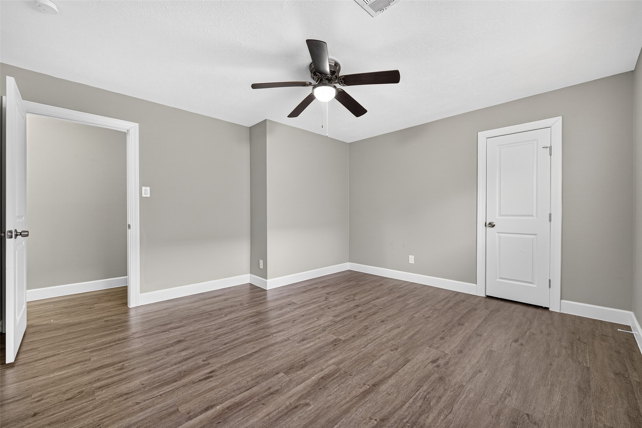 411 Cole Street Property Photo 14