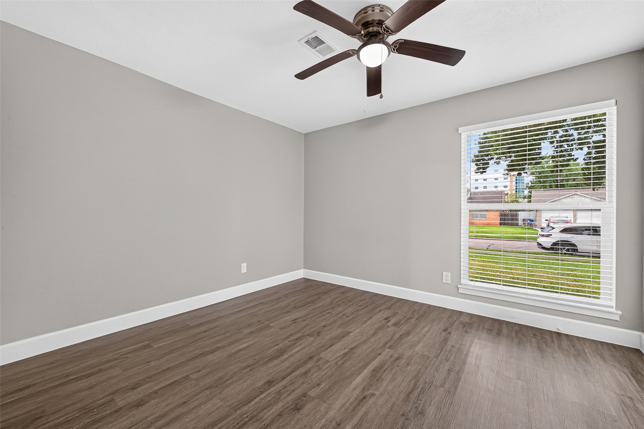 411 Cole Street Property Photo 15