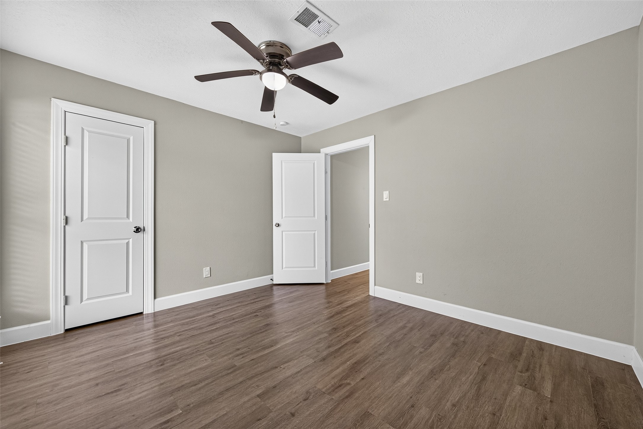 411 Cole Street Property Photo 16
