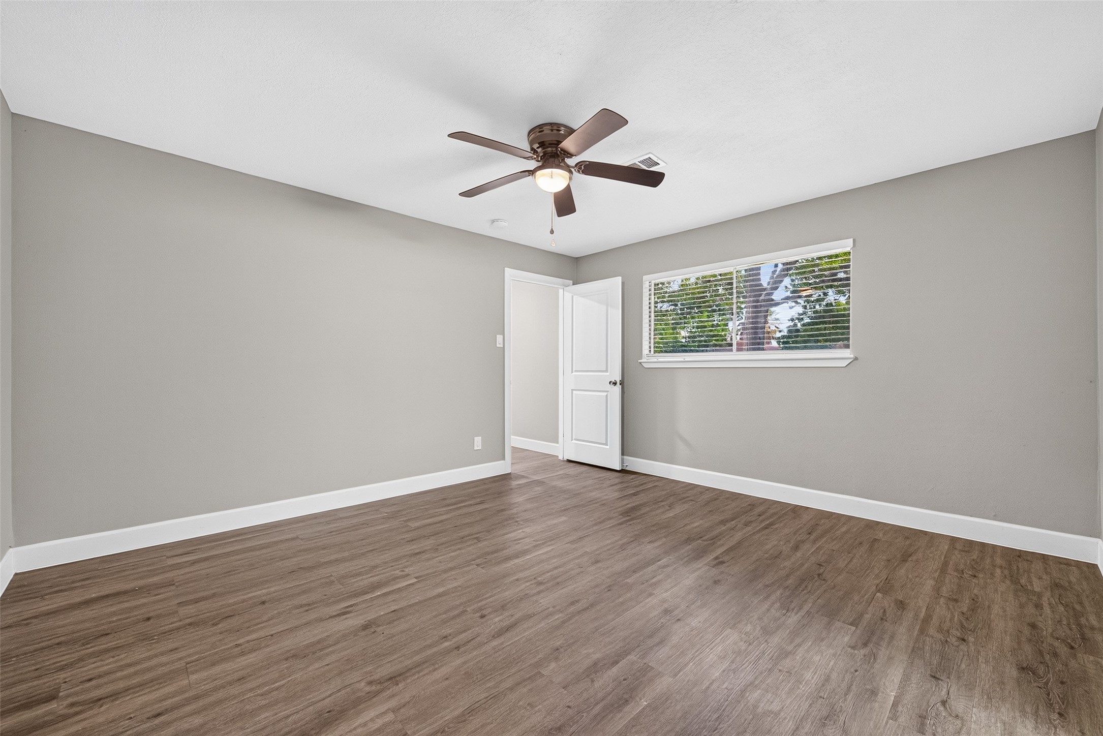 411 Cole Street Property Photo 17