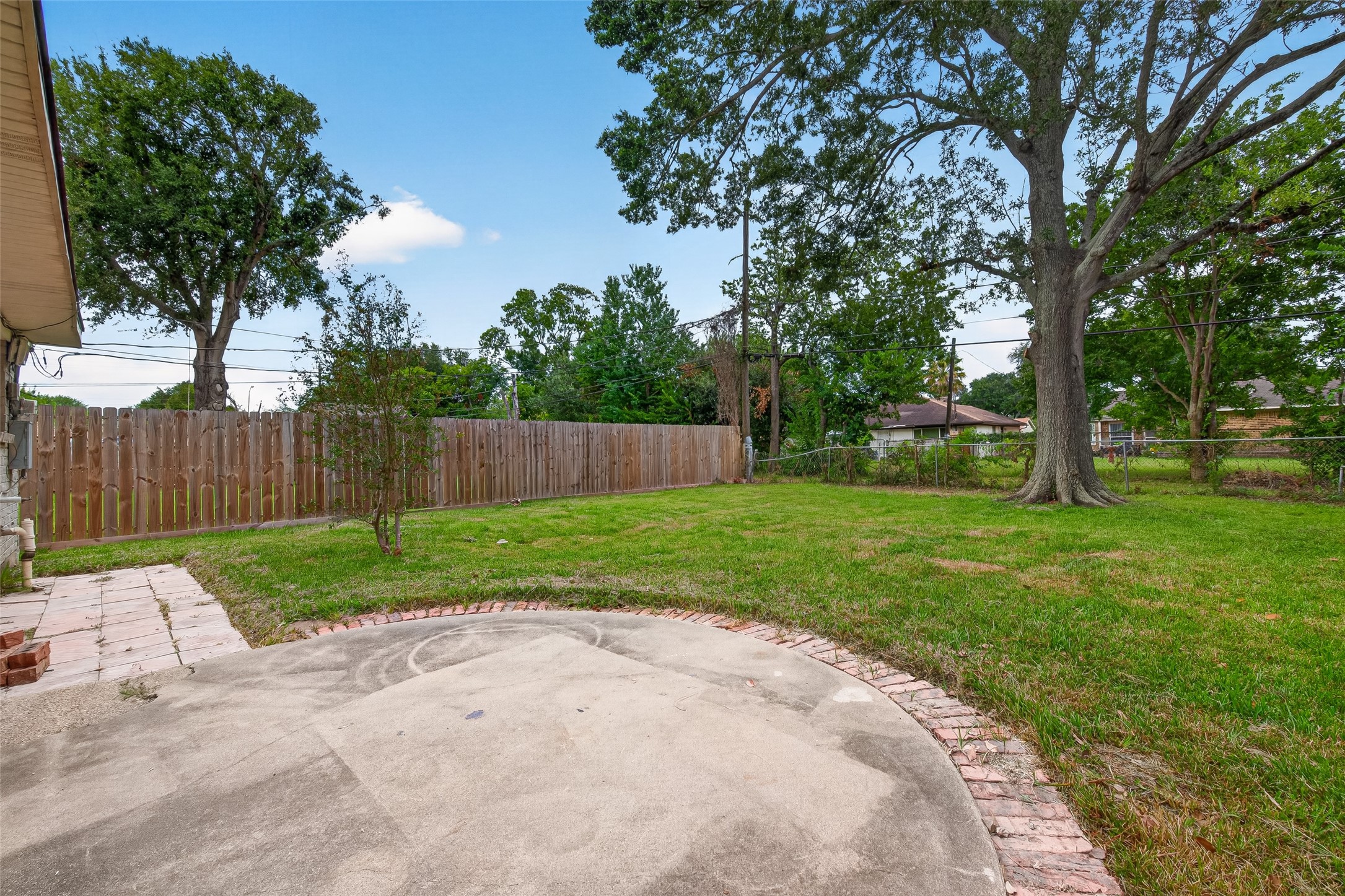 411 Cole Street Property Photo 20