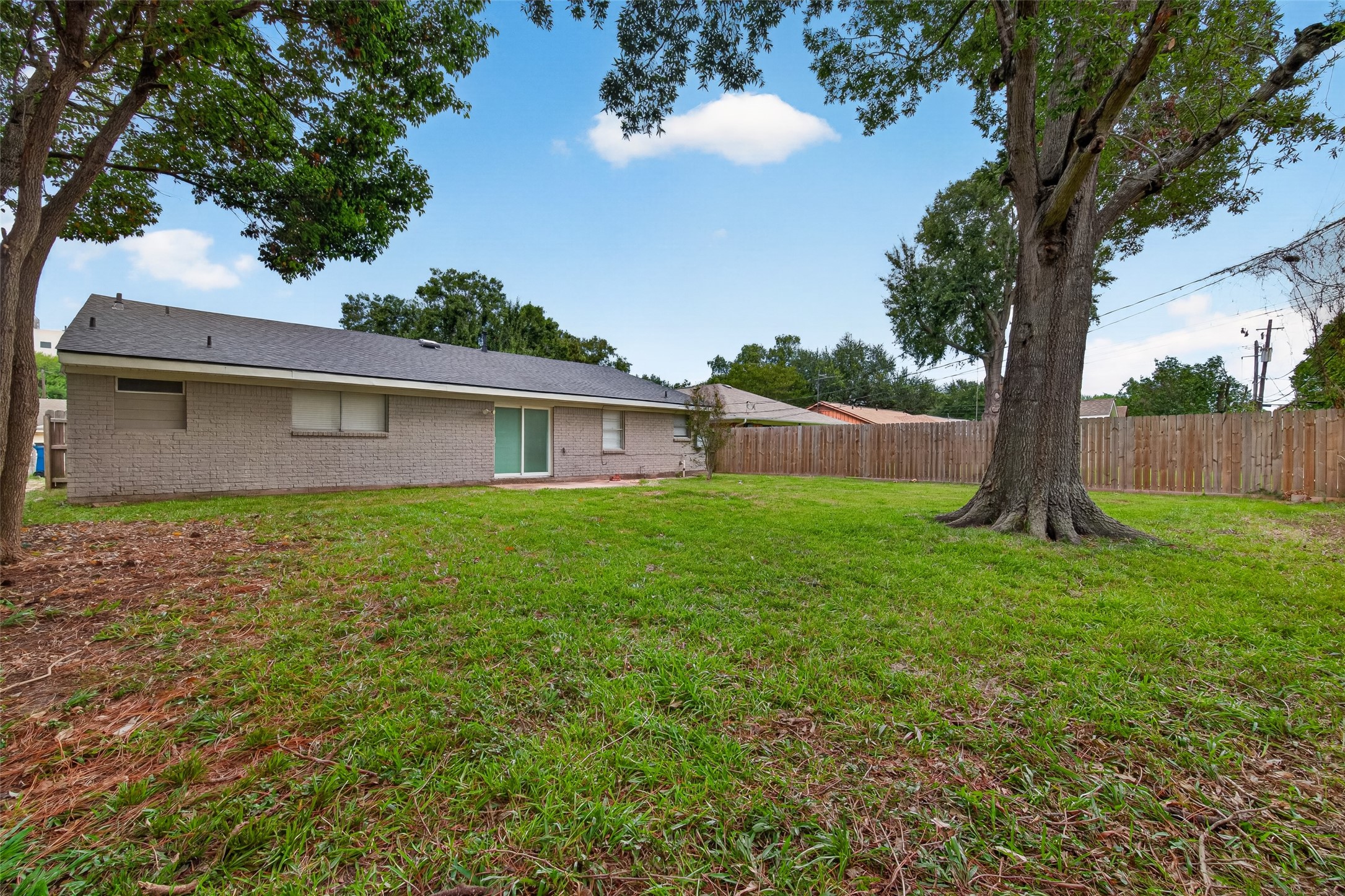 411 Cole Street Property Photo 22