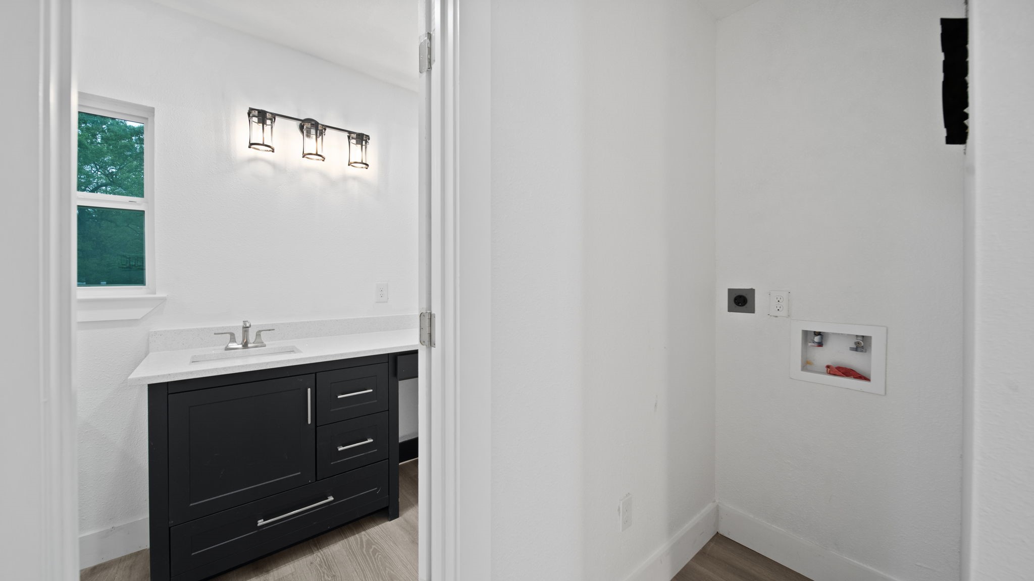 17411 Rolling Hill Lane Property Photo 10