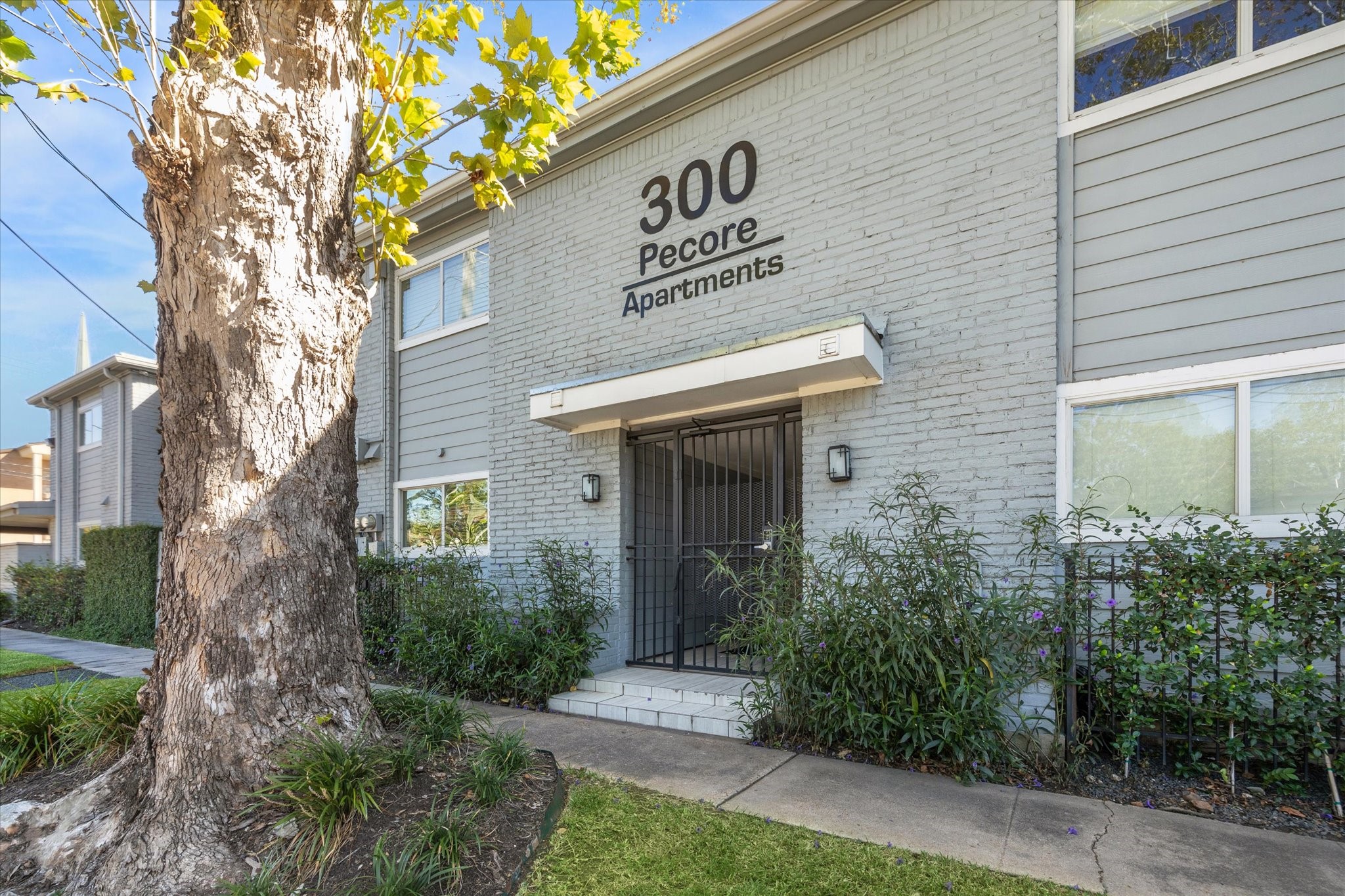 300 Pecore Street 11 Property Photo 2